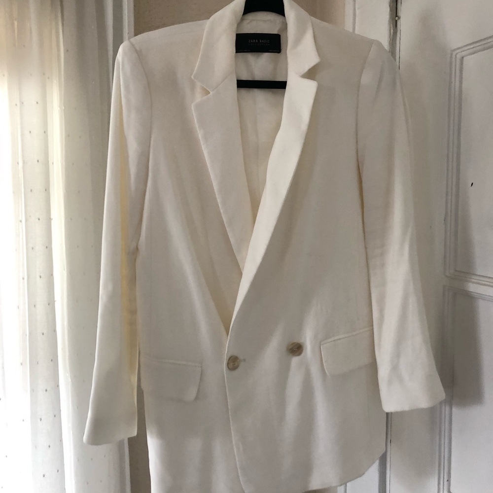 White Zara blazer